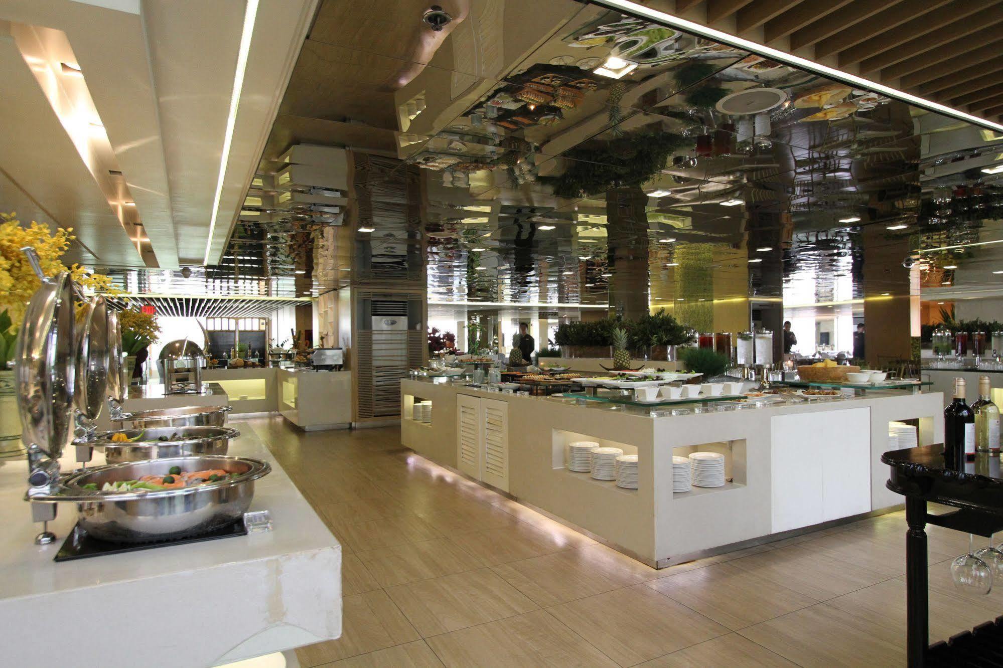 Midas Hotel And Casino Pasay Extérieur photo